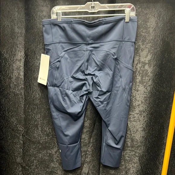 Lululemon Fast and Free 19” Navy Blue Leggings. Size 14. NWT